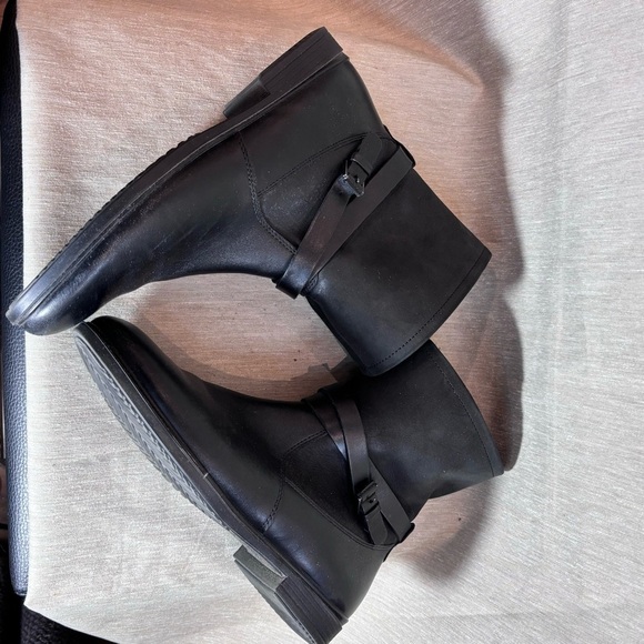 ECCO Sz 40 Smooth Leather Straps with Buckle Zipper Closure Flat Booties - Picture 4 of 9